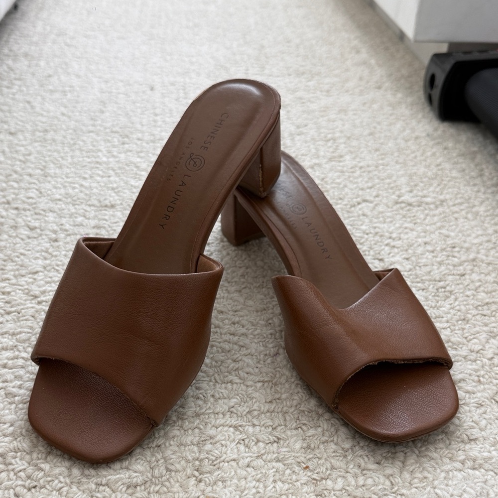Chinese Laundry Women's Kitten Heels